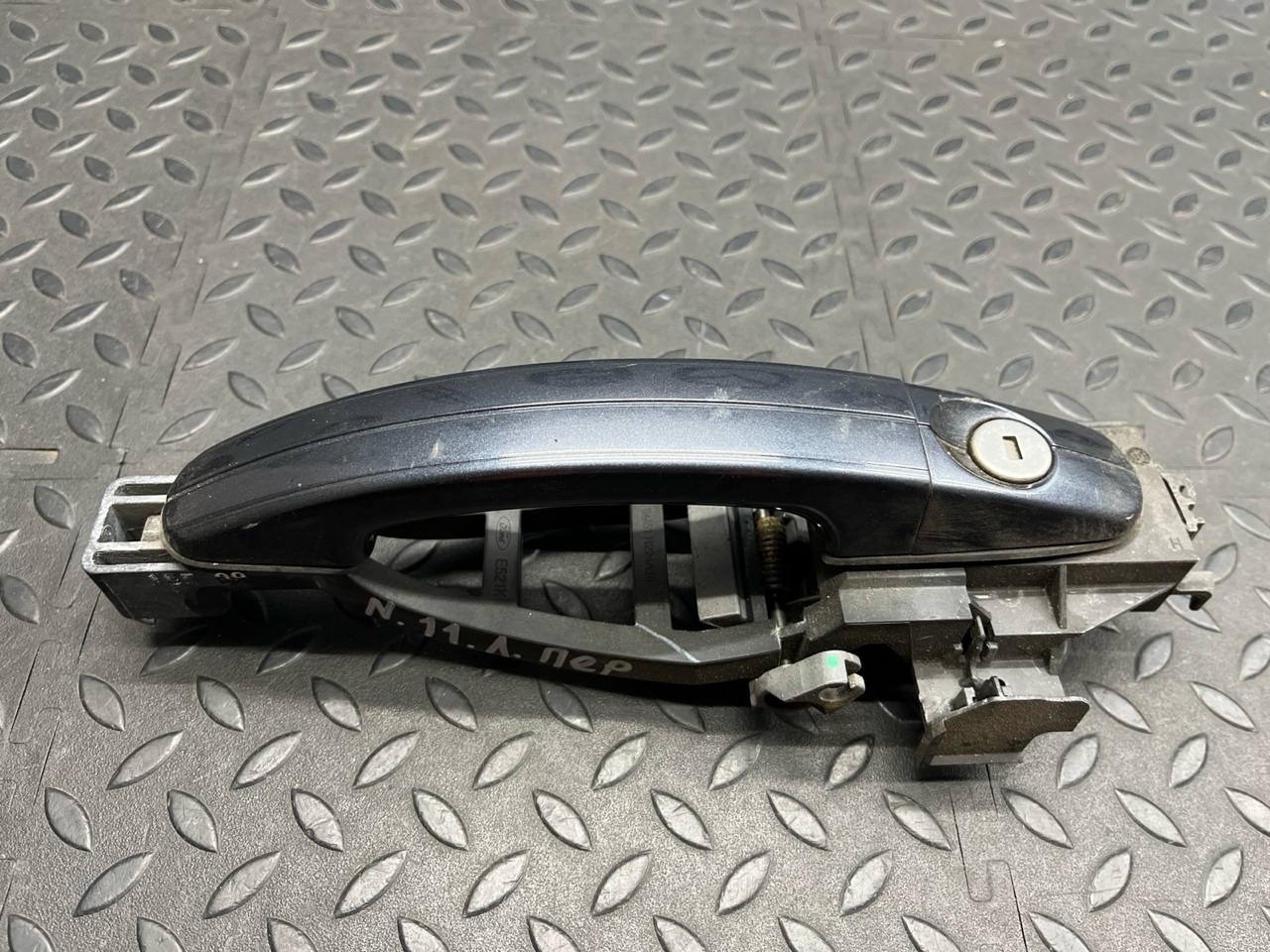 Ручка двери передняя левая Ford Focus/2 2004-2011