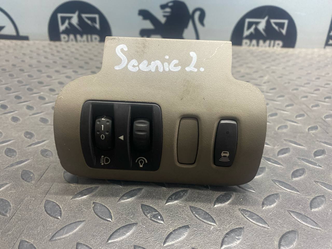 Кнопка корректора фар Renault Scenic/2 2003-2009