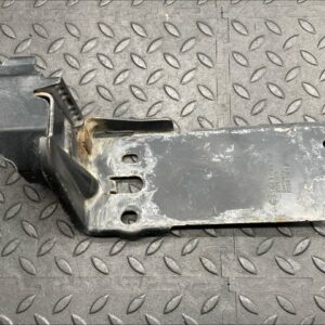 Кронштейн радиатора левый BMW 3/E90 2004-2013