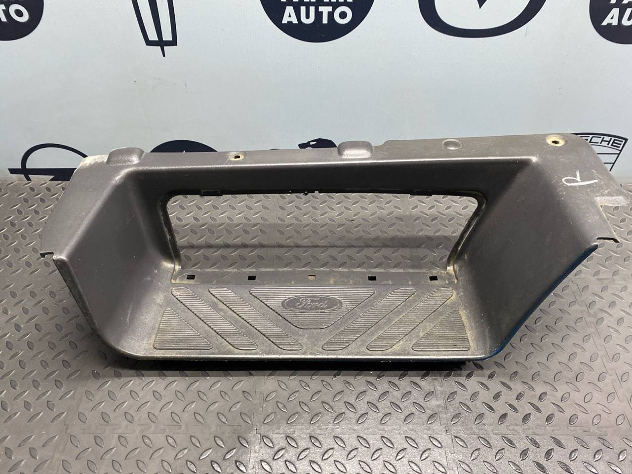 Накладка ступеньки правая Ford Transit 2000-2006