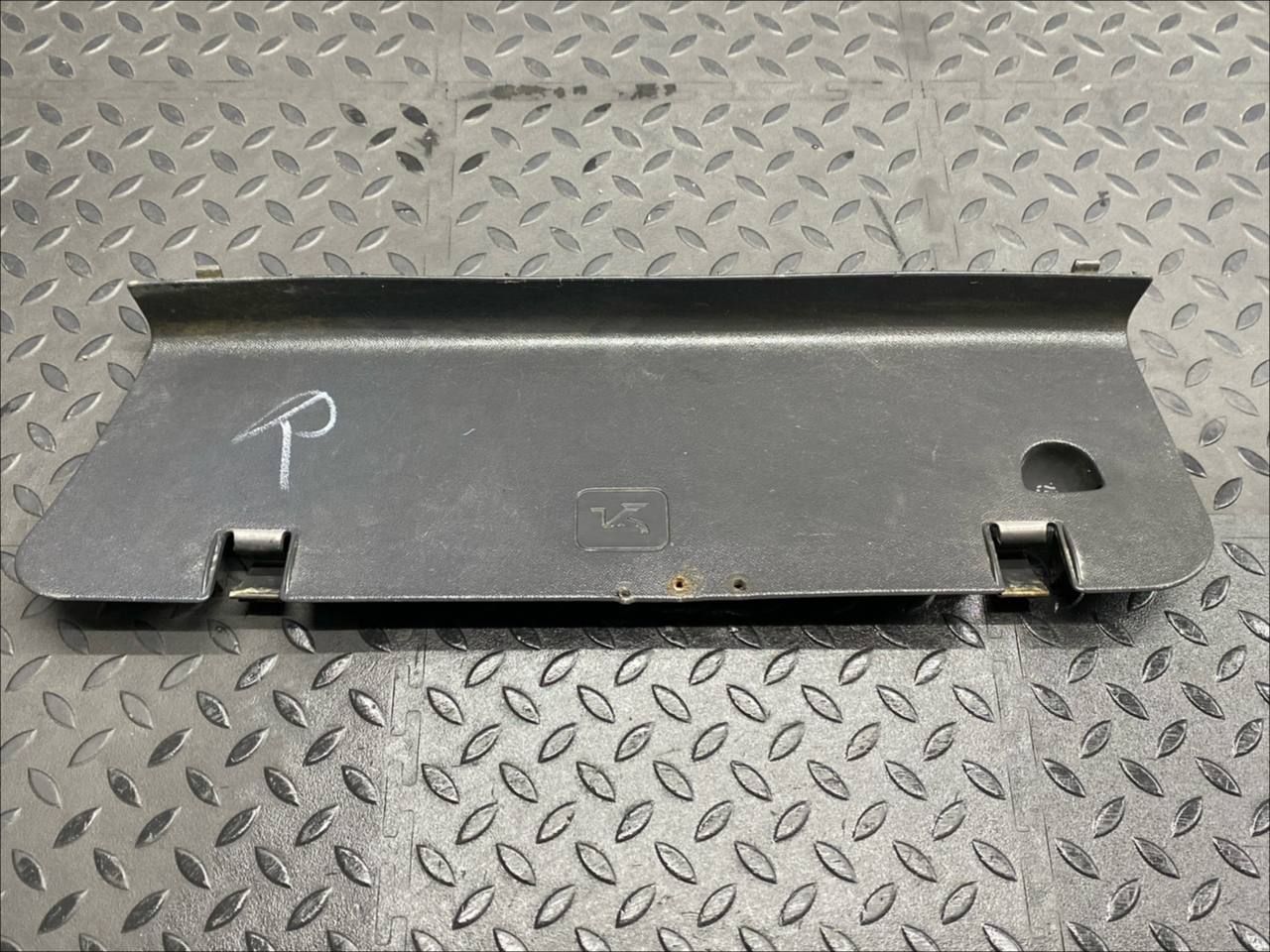 Накладка ступеньки правая Ford Transit 2000-2006