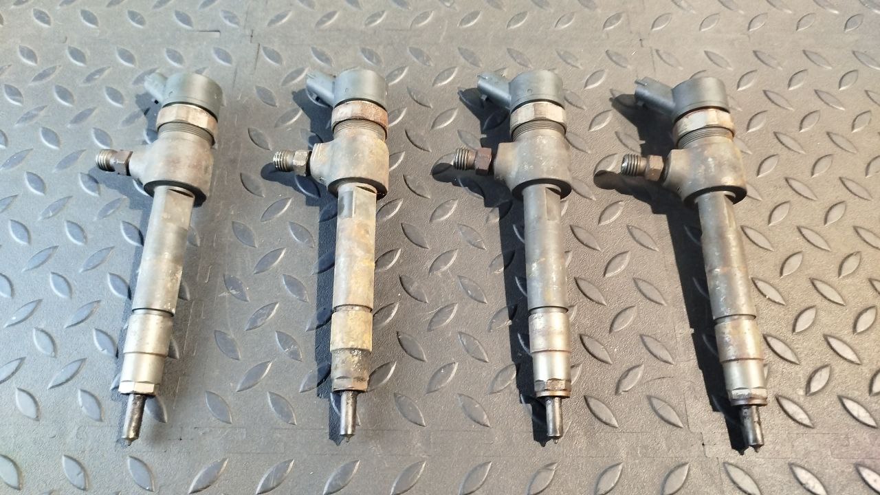 Форсунка дизельная Opel Zafira/B 2005-2014