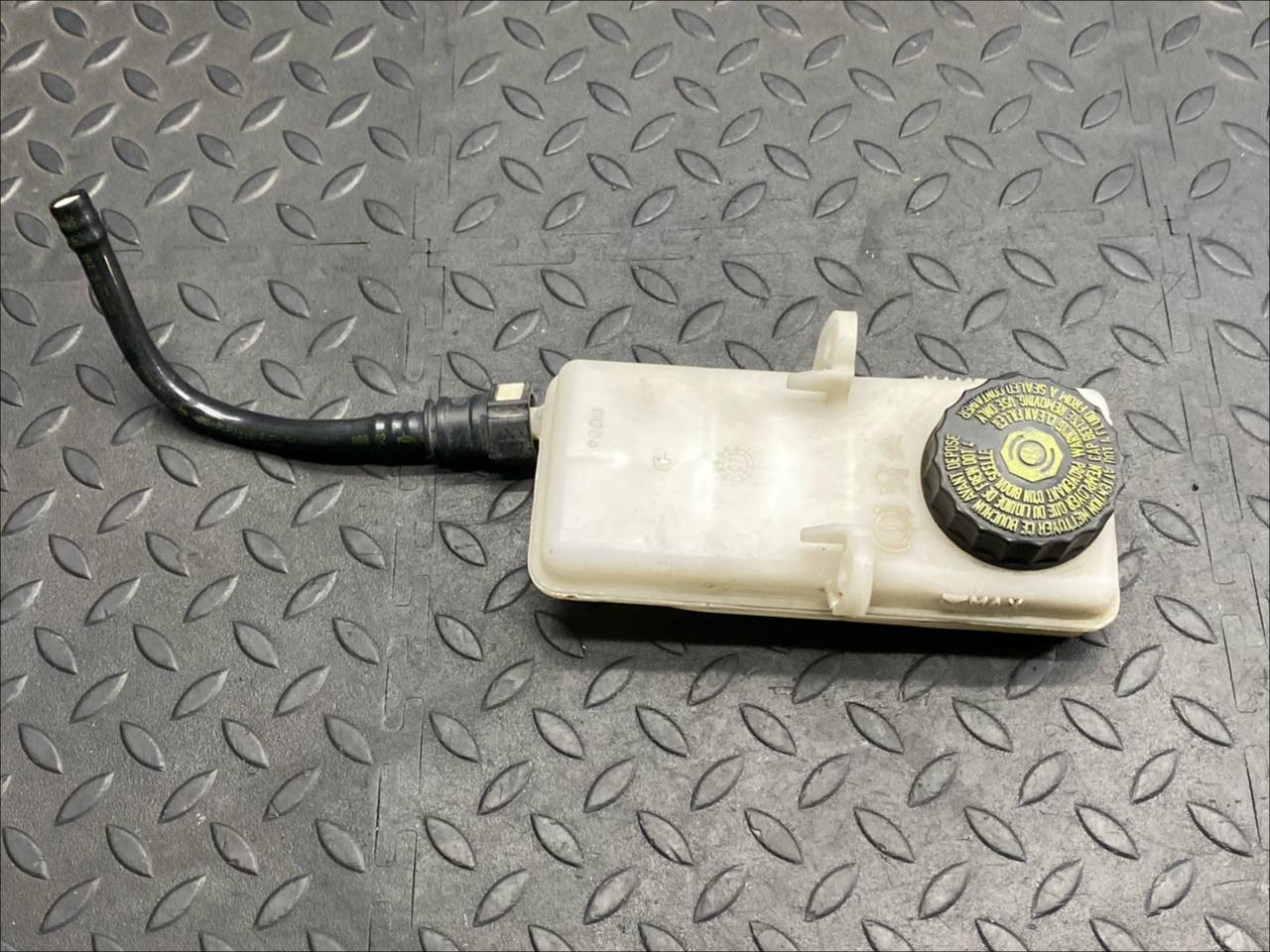 Бачок главного тормозного цилиндра Opel Astra/H 2004-2014