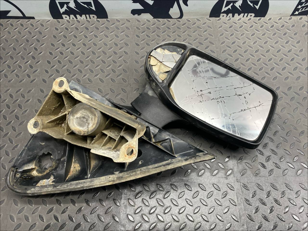 Зеркало левое Ford Transit 2000-2006