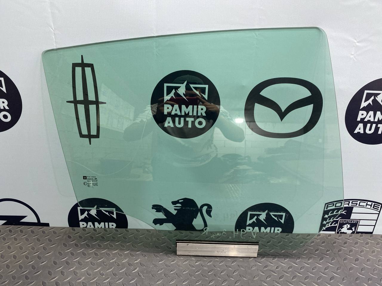 Стекло двери заднее правое Opel Astra/H 2004-2014