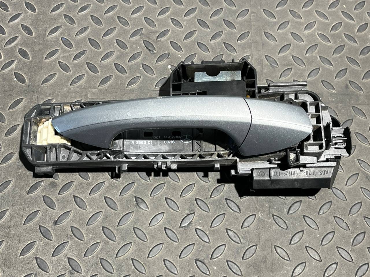 Ручка двери задняя правая Mercedes C/W204 2006-2015