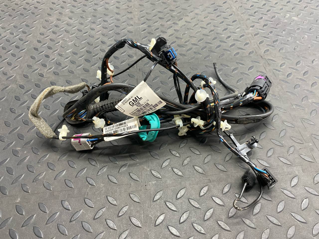 Проводка двери багажника Opel Astra/H 2004-2014