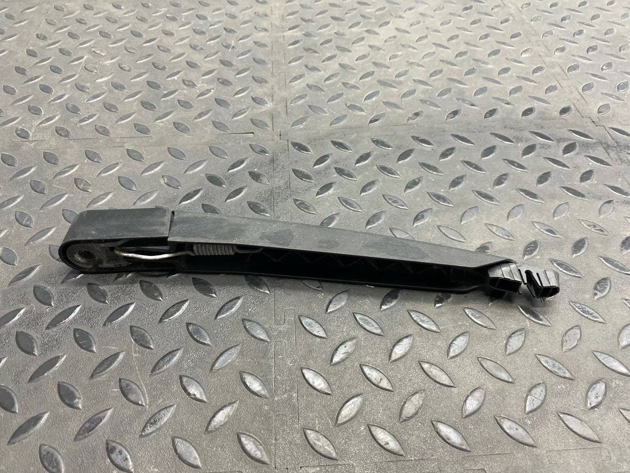 Поводок стеклоочистителя задний Opel Astra/H 2004-2014