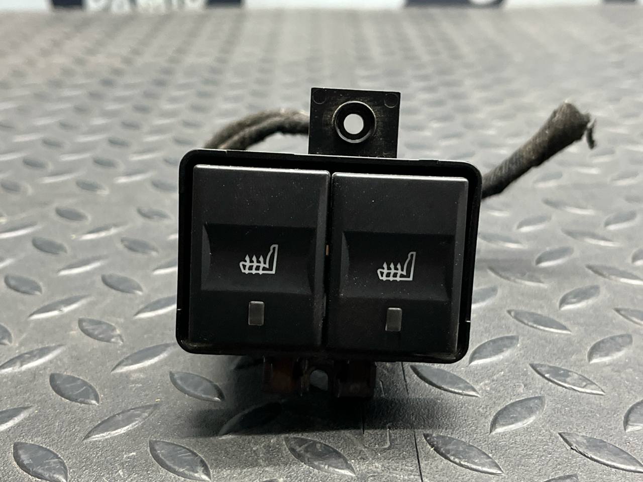 Кнопка обогрева сидений Ford Mondeo/3 2000-2007