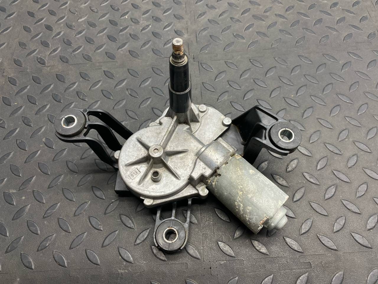 Моторчик стеклоочистителя задний Opel Astra/H 2004-2014