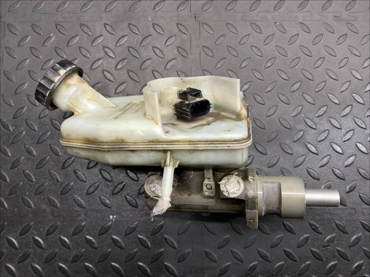 Цилиндр тормозной главный Ford Transit 2000-2006