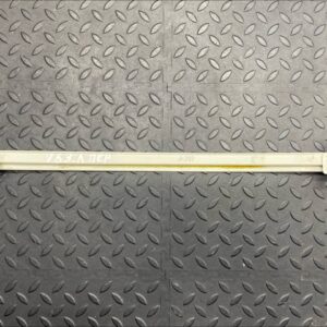 Направляющая стекла двери передняя левая Mercedes C/W202 1993-2001