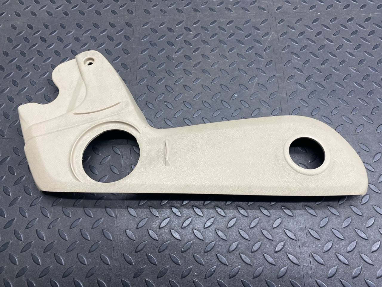 Накладка на сиденье передняя правая Mercedes B/W245 2005-2011