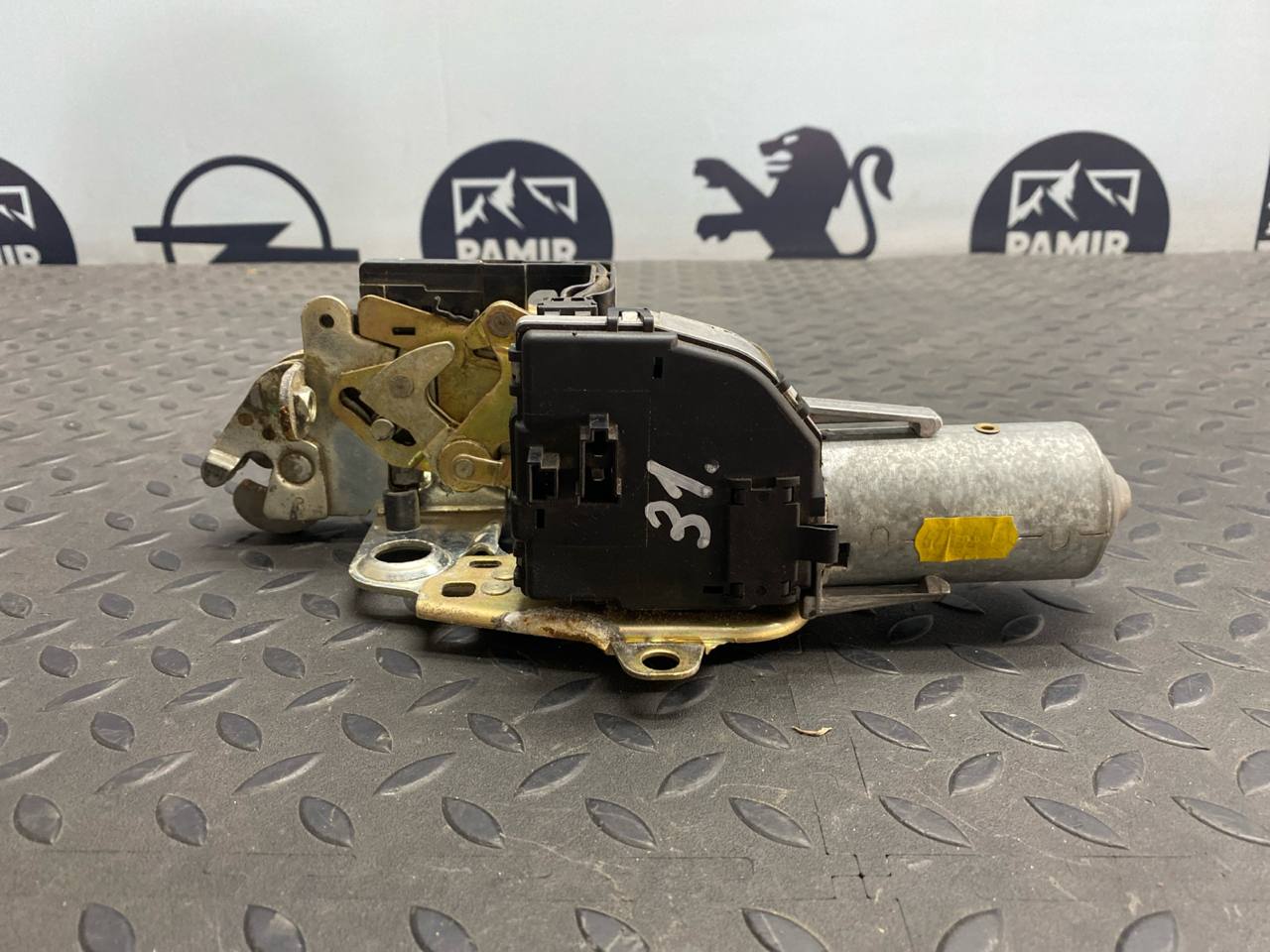 Замок двери багажника Mercedes E/W210 1995-2003