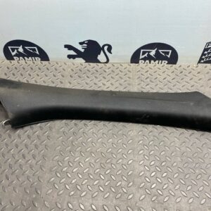 Обшивка стойки передняя правая Mercedes M/W164 2005-2011