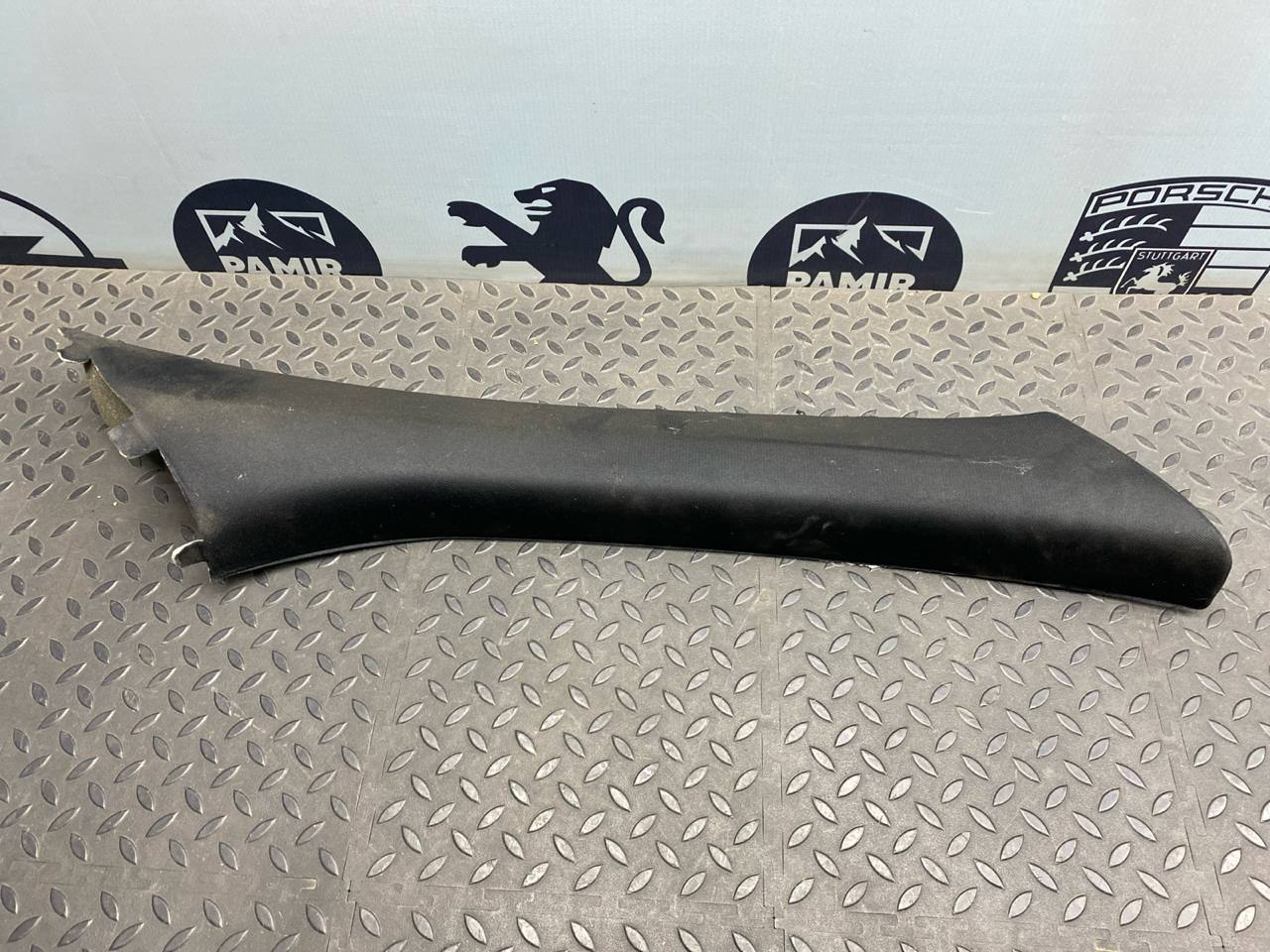 Обшивка стойки передняя правая Mercedes M/W164 2005-2011