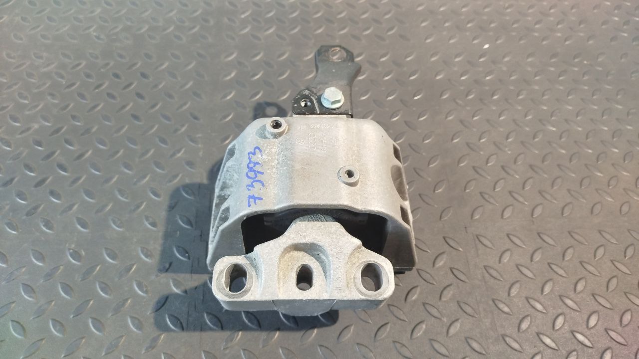 Опора двигателя Volkswagen Golf/4 1997-2006