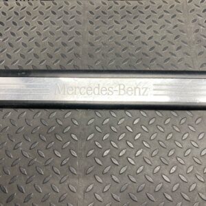 Накладка порога передняя правая Mercedes M/W164 2005-2011