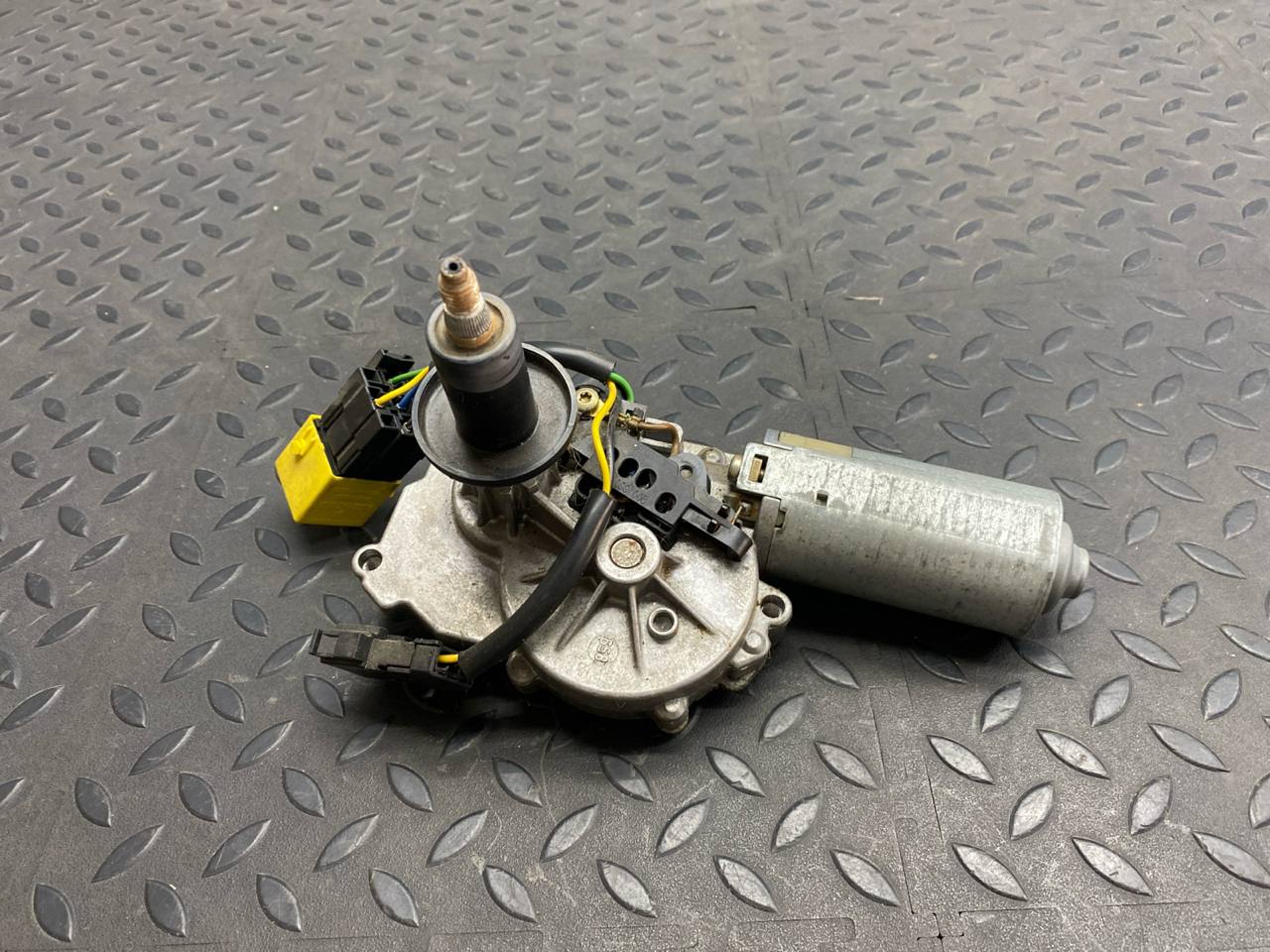 Моторчик стеклоочистителя задний Mercedes E/W210 1995-2003