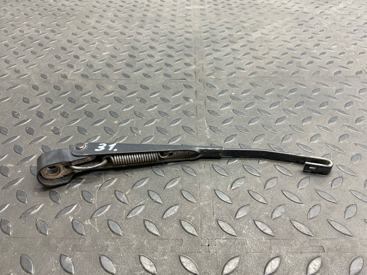 Поводок стеклоочистителя задний Mercedes E/W210 1995-2003