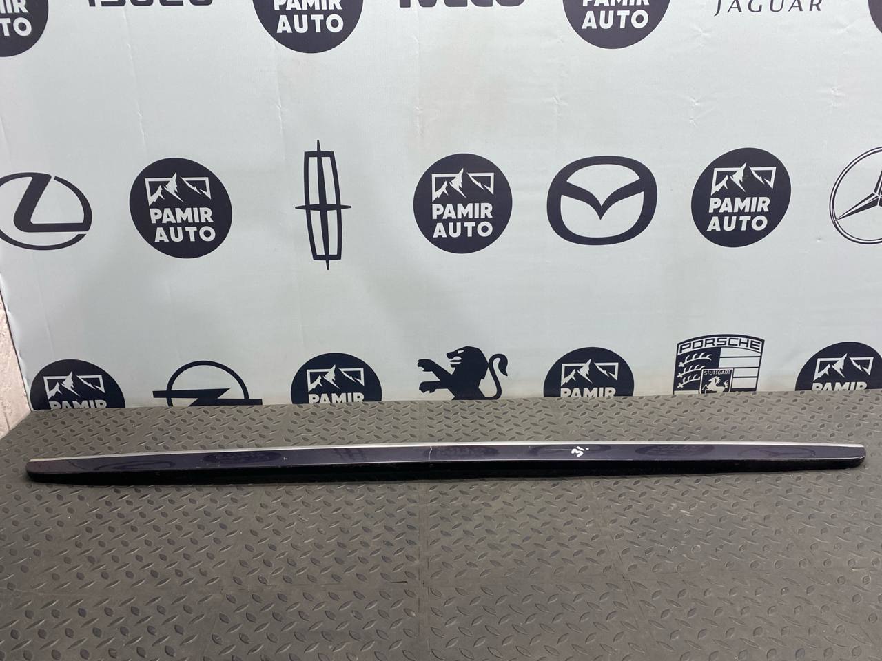 Накладка двери багажника Mercedes E/W210 1995-2003