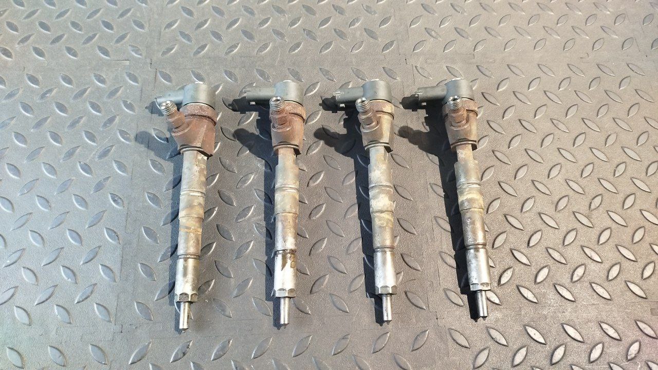 Форсунка дизельная Opel Zafira/B 2005-2014