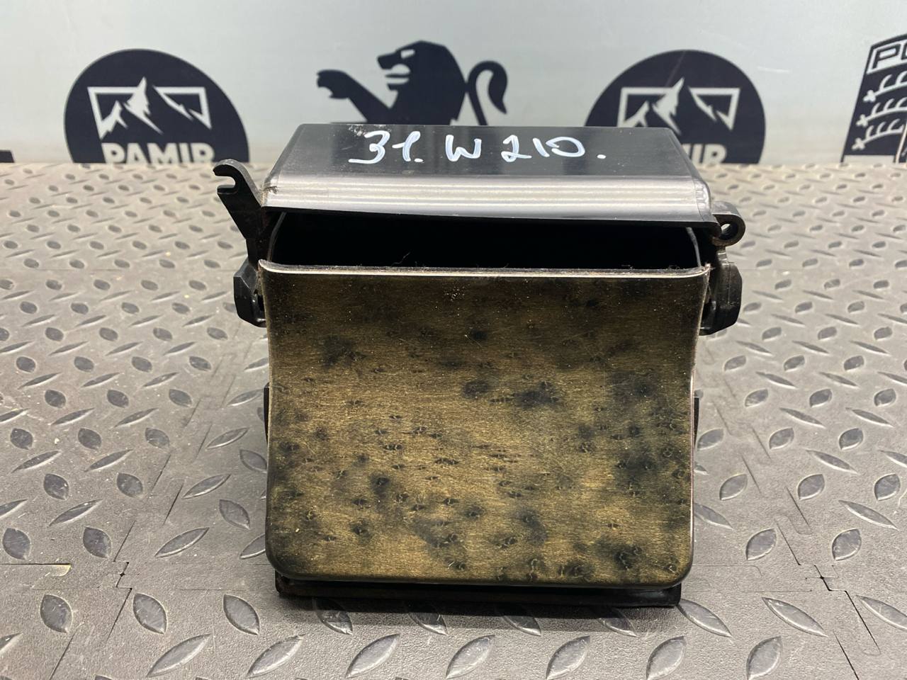 Бардачок Mercedes E/W210 1995-2003