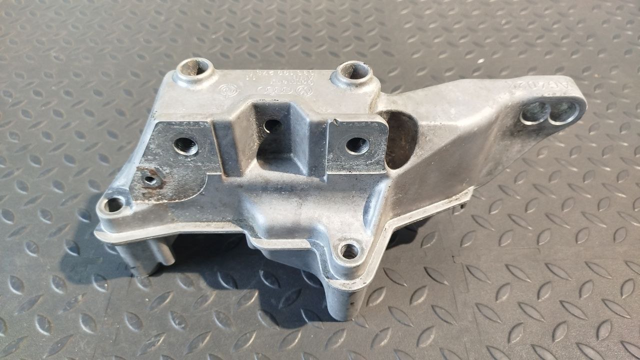 Кронштейн двигателя Volkswagen Golf/4 1997-2006