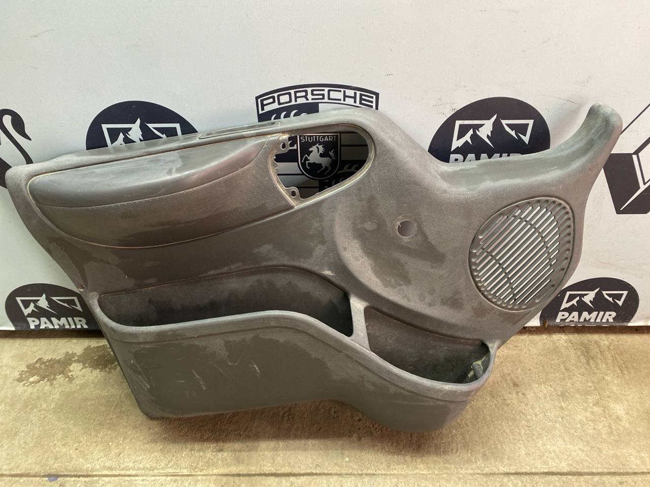 Обшивка двери передняя левая Ford Transit 2000-2006