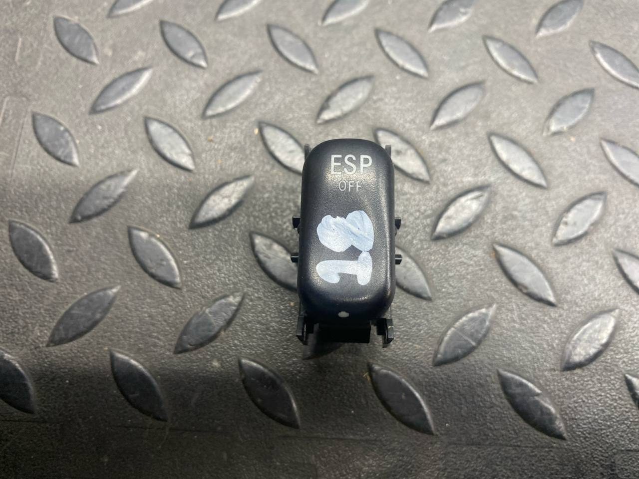 Кнопка антипробуксовочной системы Mercedes E/W210 1995-2003