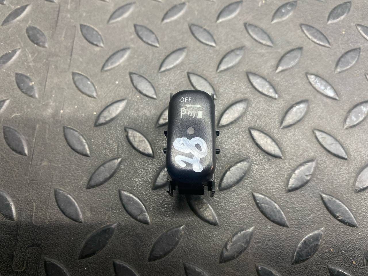 Кнопка отключения парктроника Mercedes E/W210 1995-2003