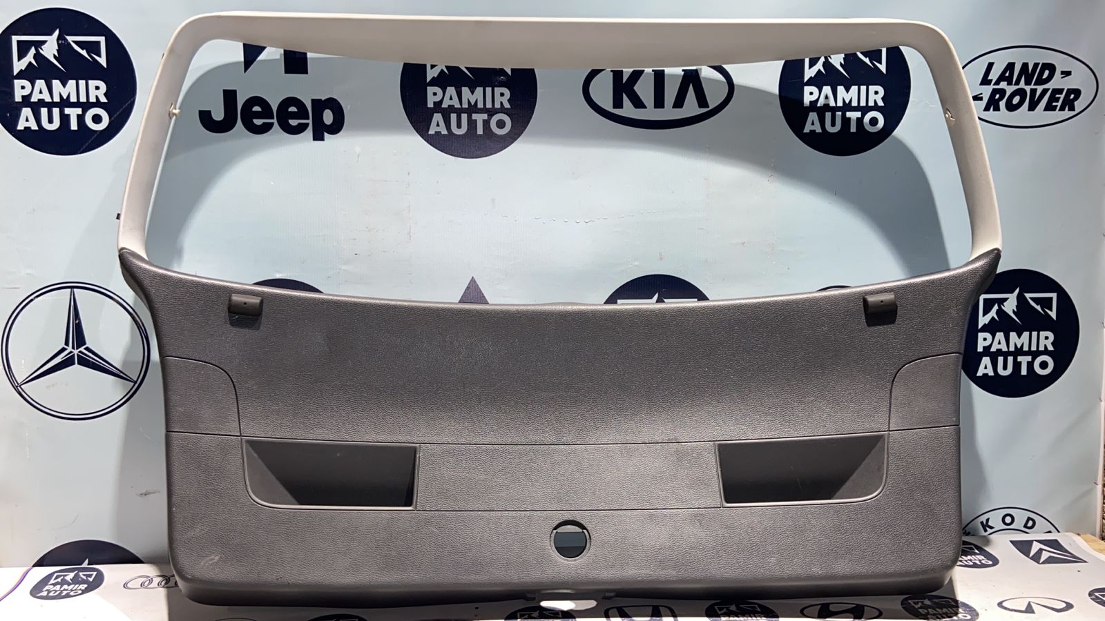 Обшивка двери багажника Volkswagen Golf/5 2003-2009