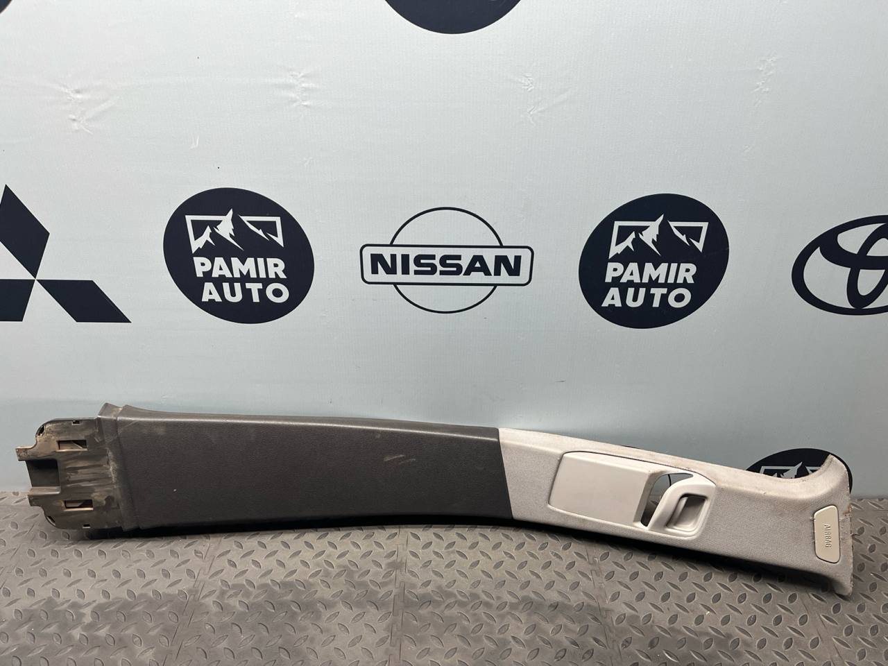 Обшивка стойки средняя правая Opel Astra/H 2004-2014