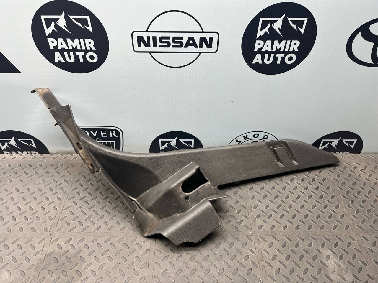 Обшивка стойки задняя левая Opel Astra/H 2004-2014