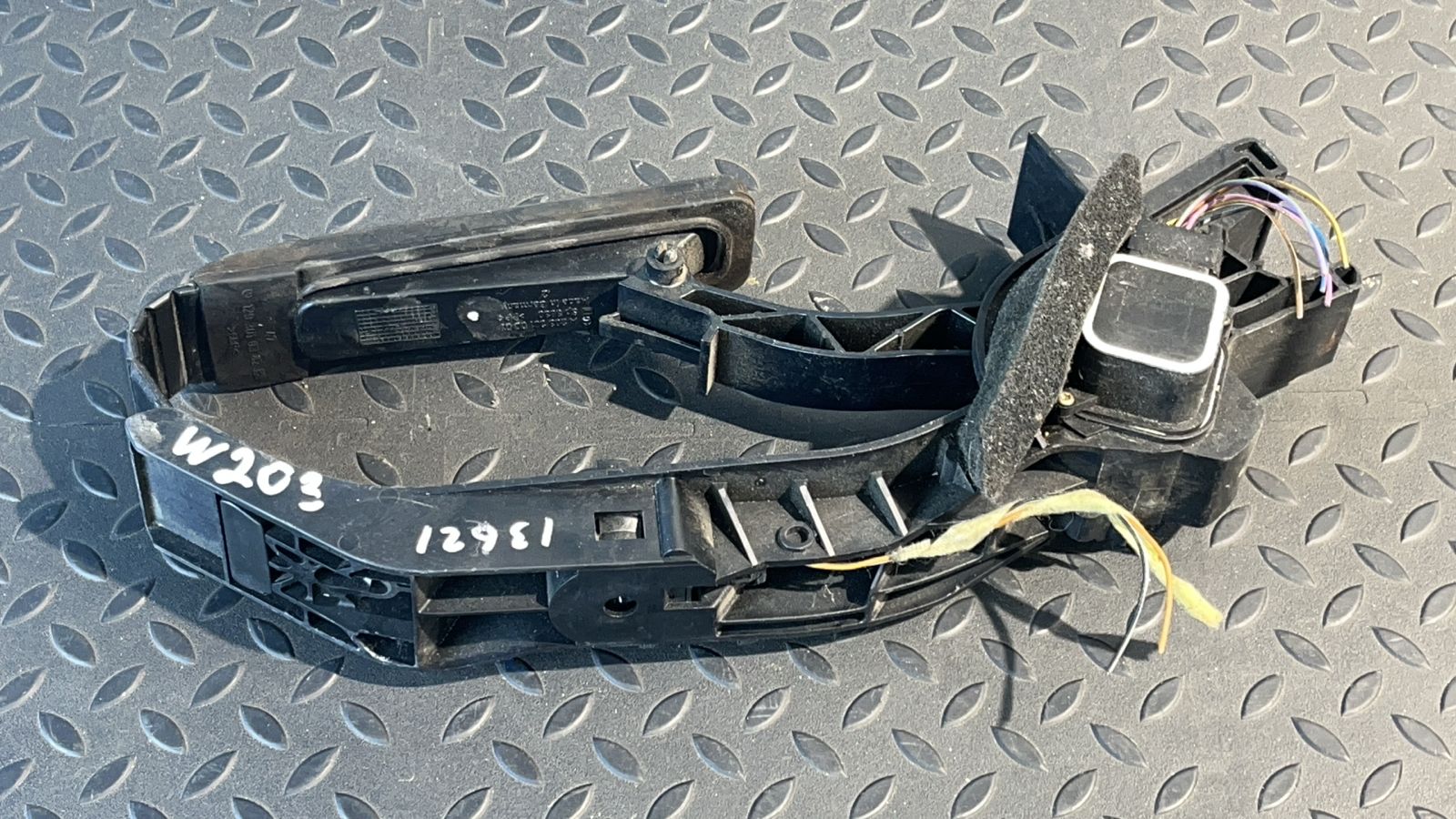 Педаль газа Mercedes C/W203 2000-2008