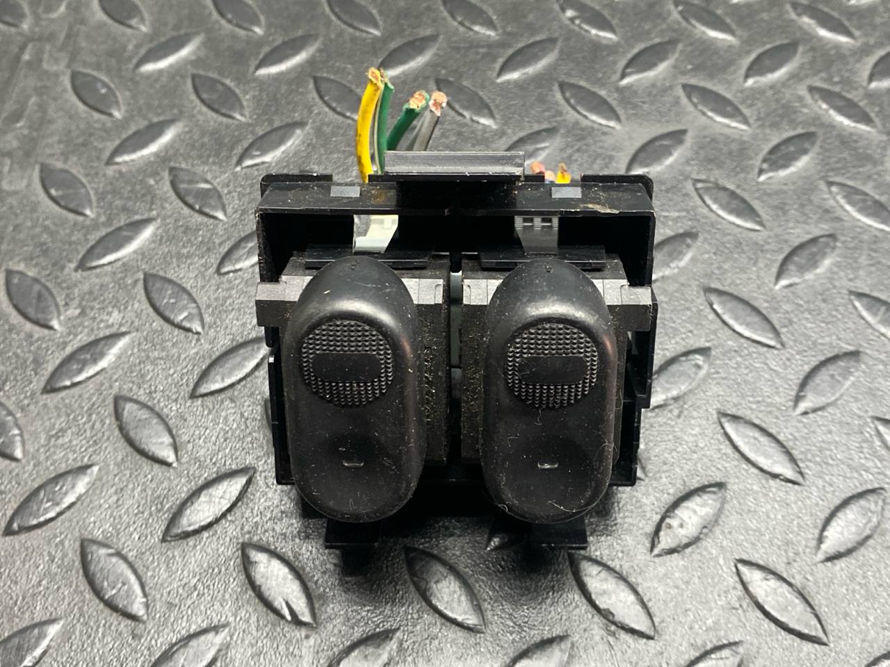 Блок управления стеклоподъемниками Chrysler PT Cruiser 2000-2010