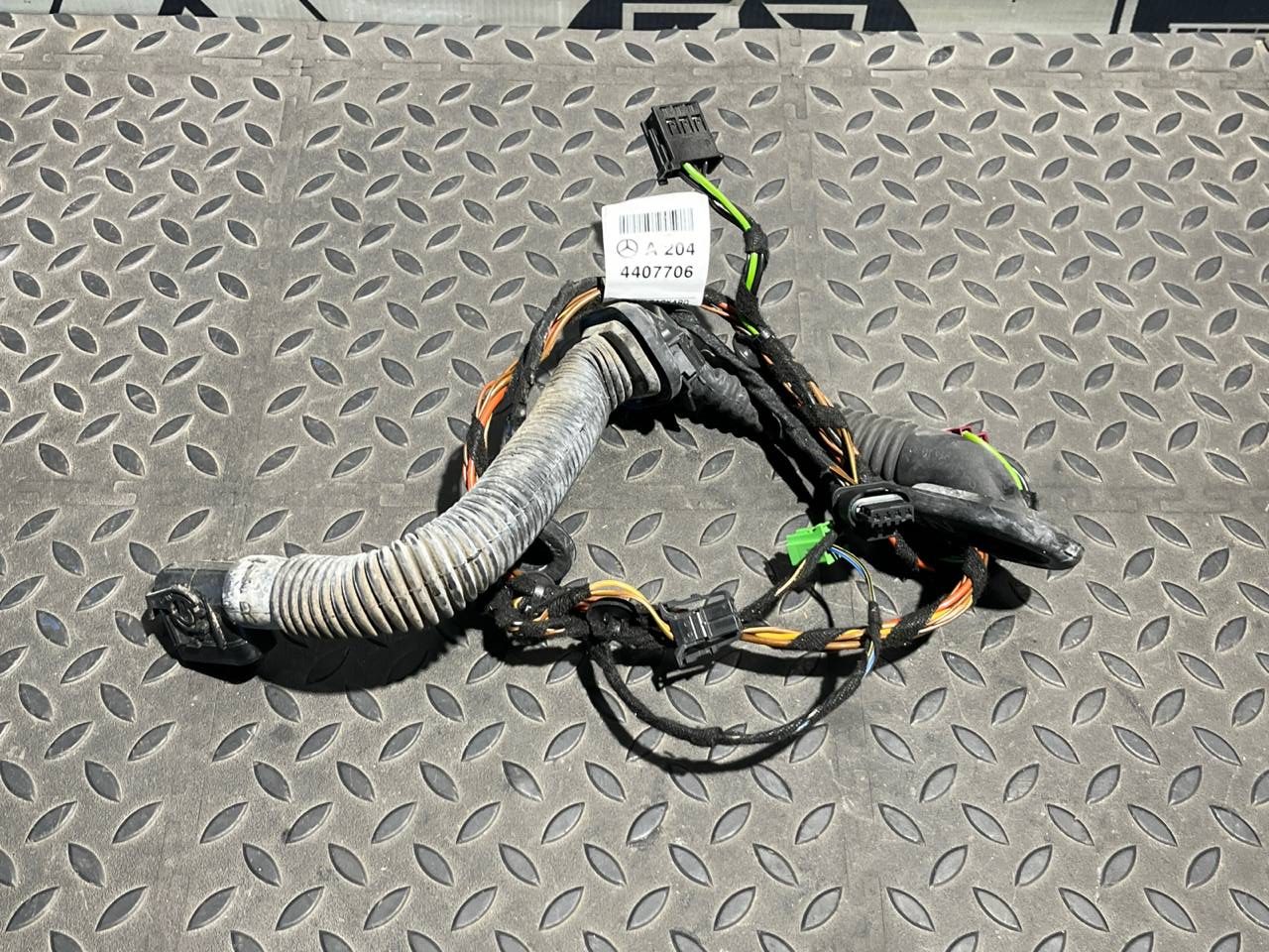Проводка двери задняя правая Mercedes C/W204 2006-2015