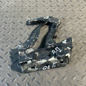 Петля капота правая Mercedes B/W245 2005-2011