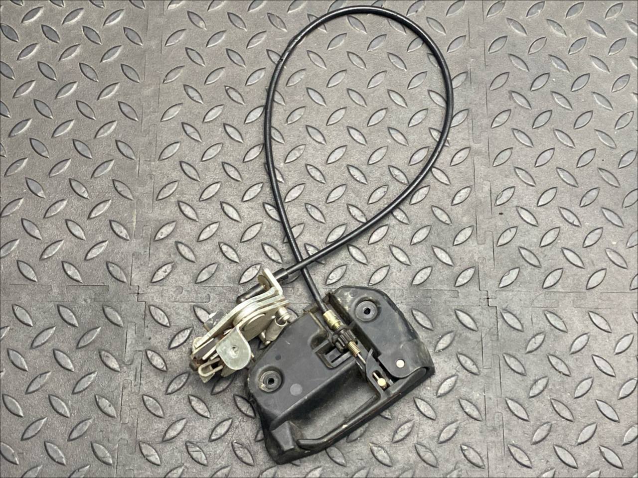 Замок спинки сиденья задний правый Mercedes C/W202 1993-2001