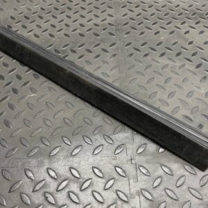 Уплотнитель двери передний левый Ford Transit 2000-2006