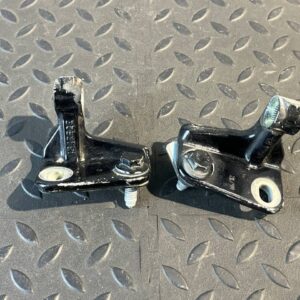 Петля двери передняя нижняя Mercedes B/W245 2005-2011