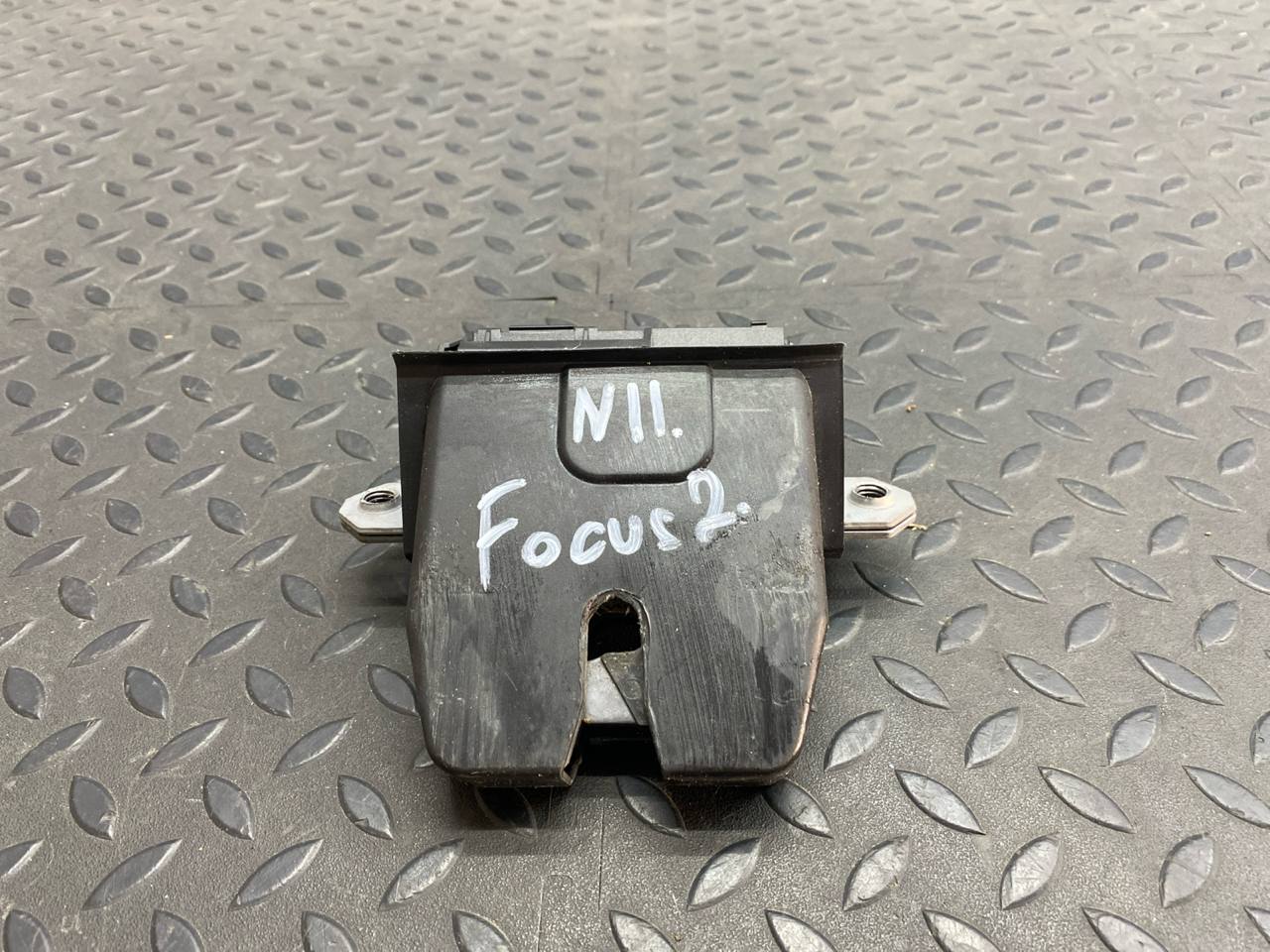 Замок двери багажника Ford Focus/2 2004-2011