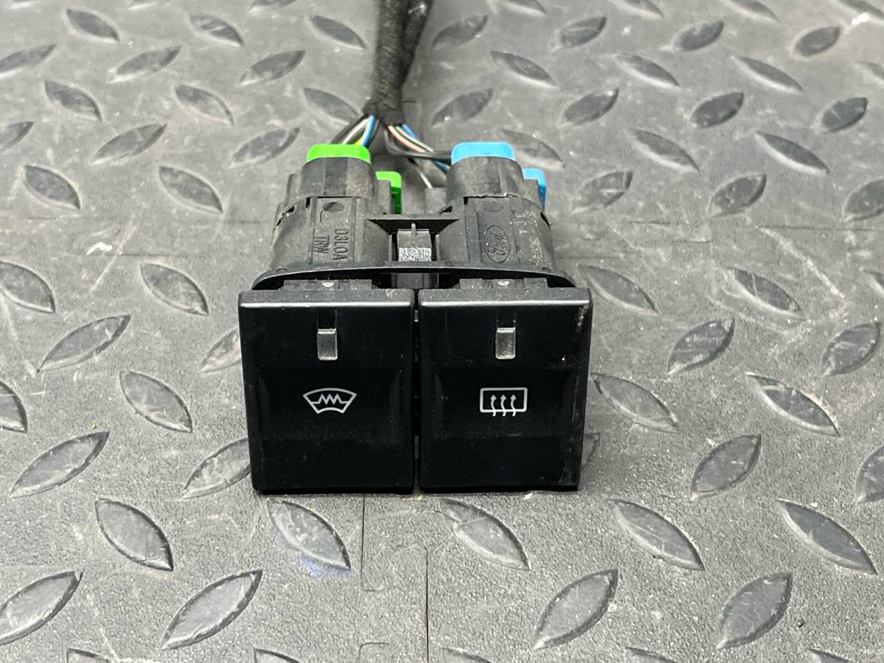 Кнопка обогрева заднего стекла Ford Mondeo/3 2000-2007