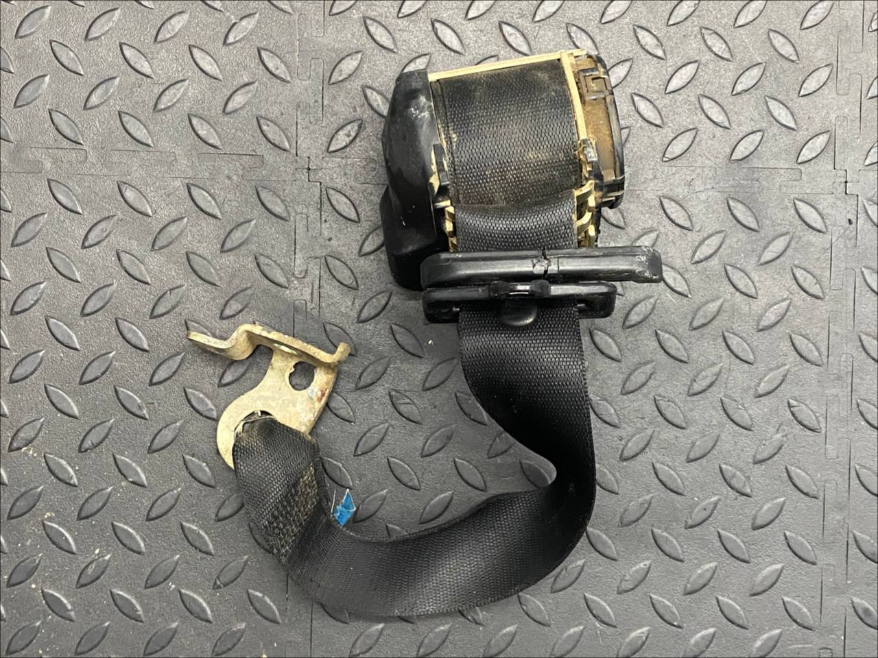 Ремень безопасности задний правый Mercedes C/W202 1993-2001