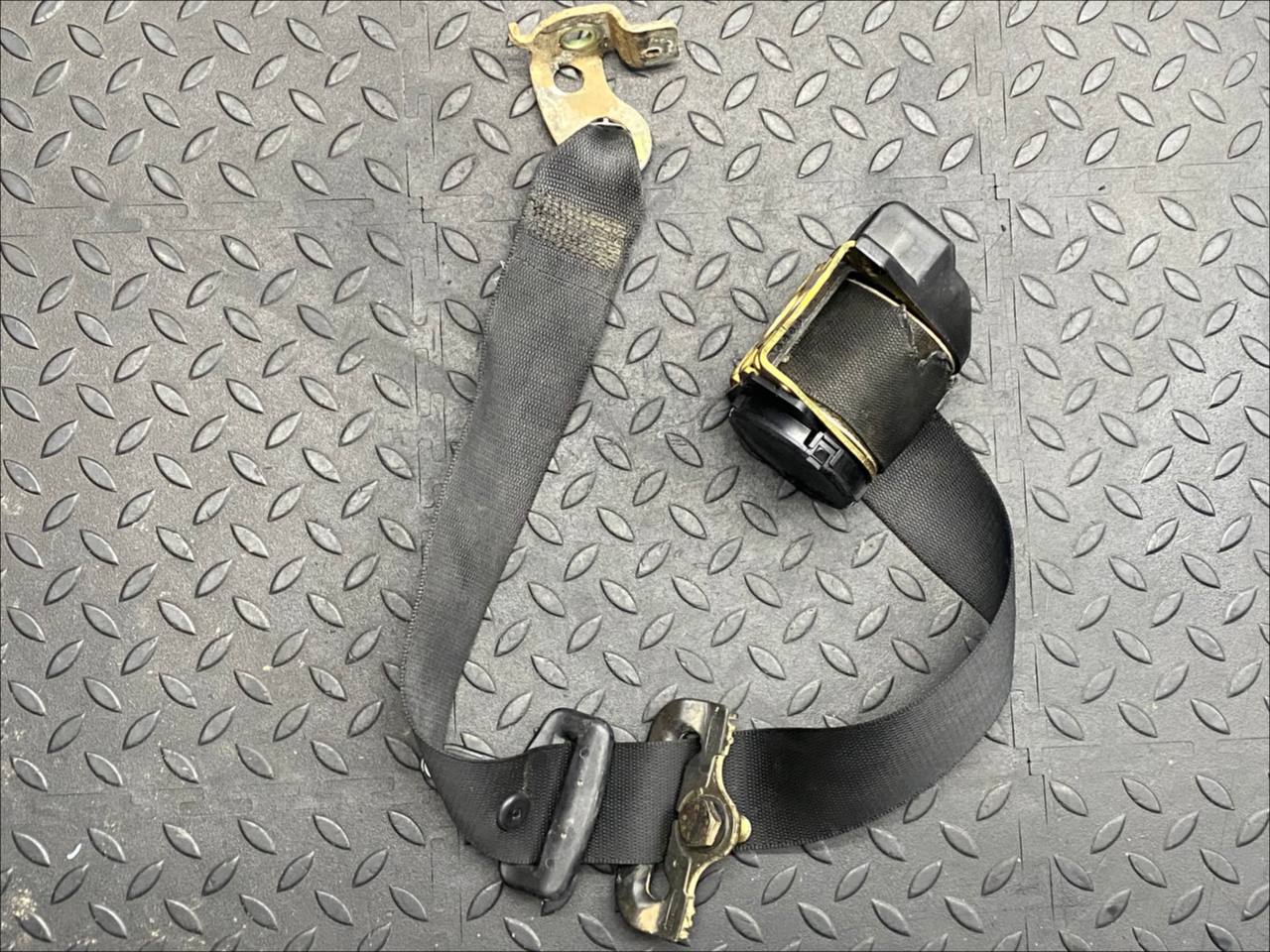 Ремень безопасности задний левый Mercedes C/W202 1993-2001