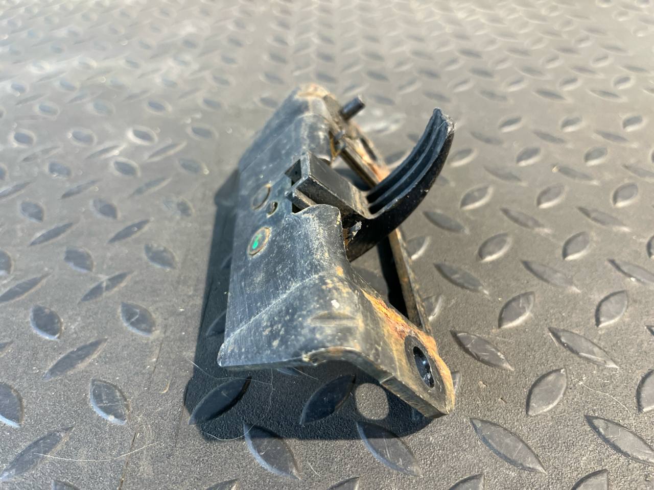 Ограничитель двери багажника Peugeot Expert/2 2007-2016