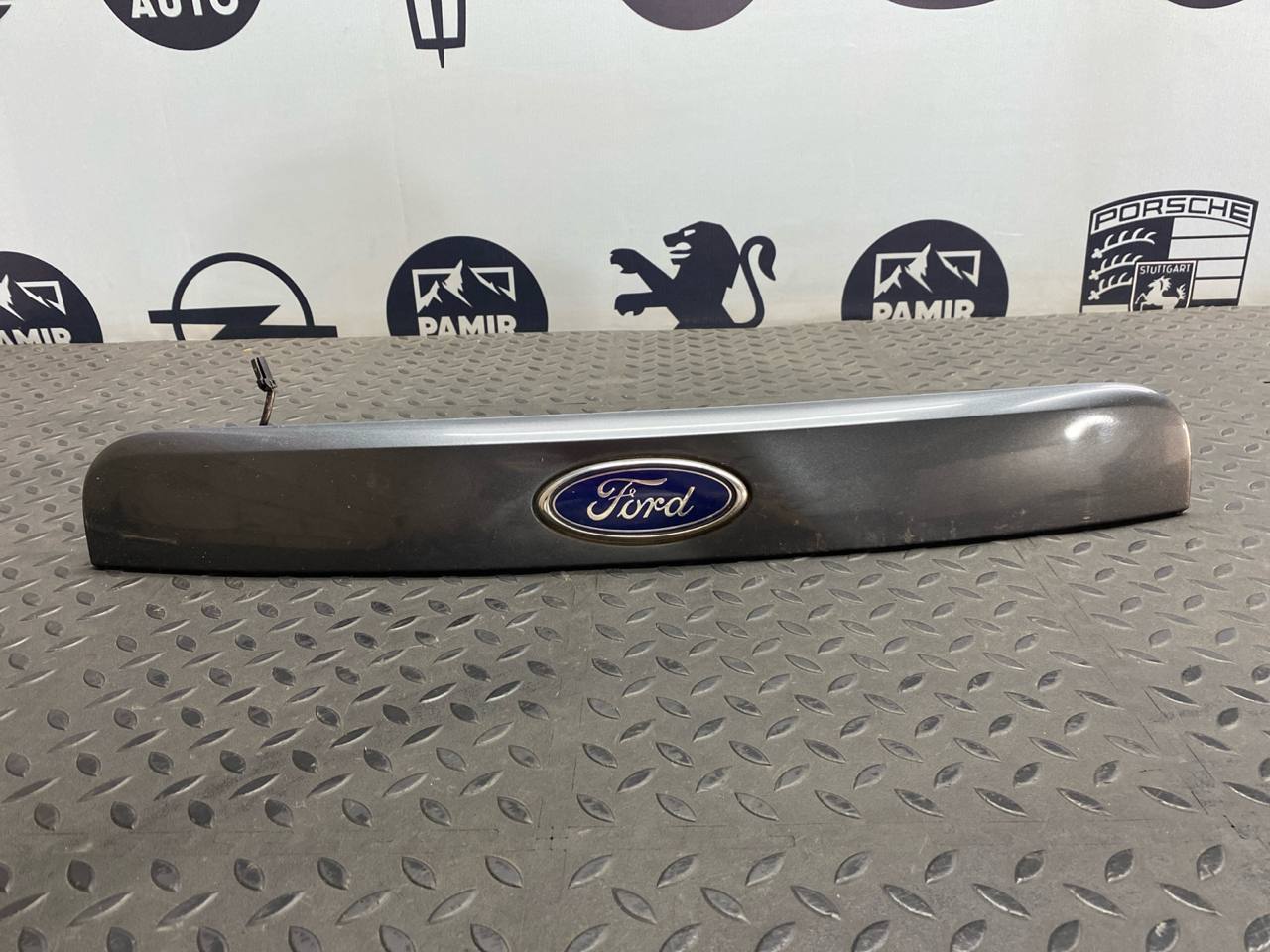 Накладка двери багажника Ford Mondeo/3 2000-2007