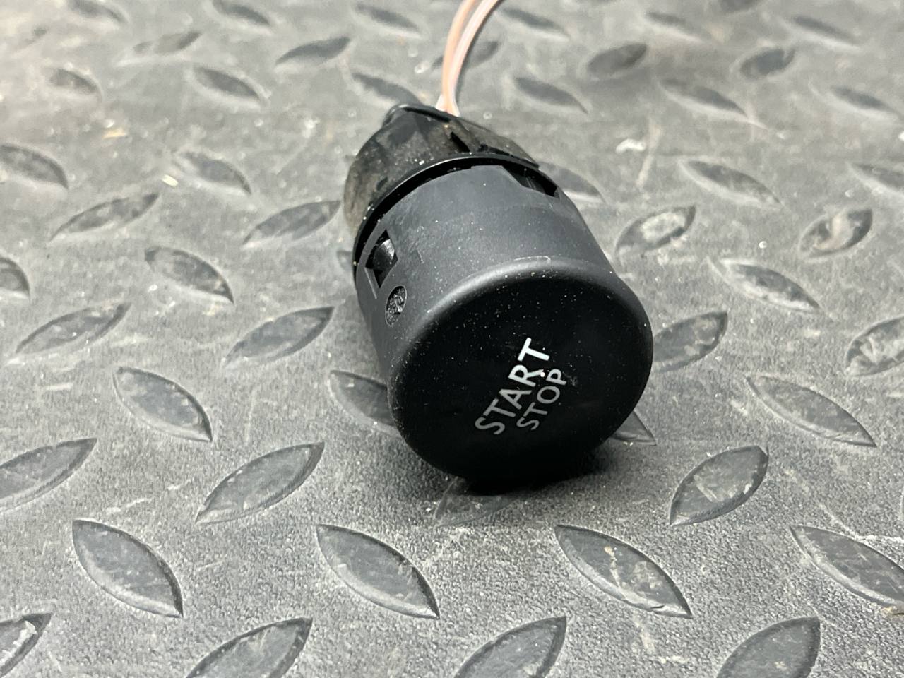 Кнопка запуска двигателя Renault Scenic/2 2003-2009