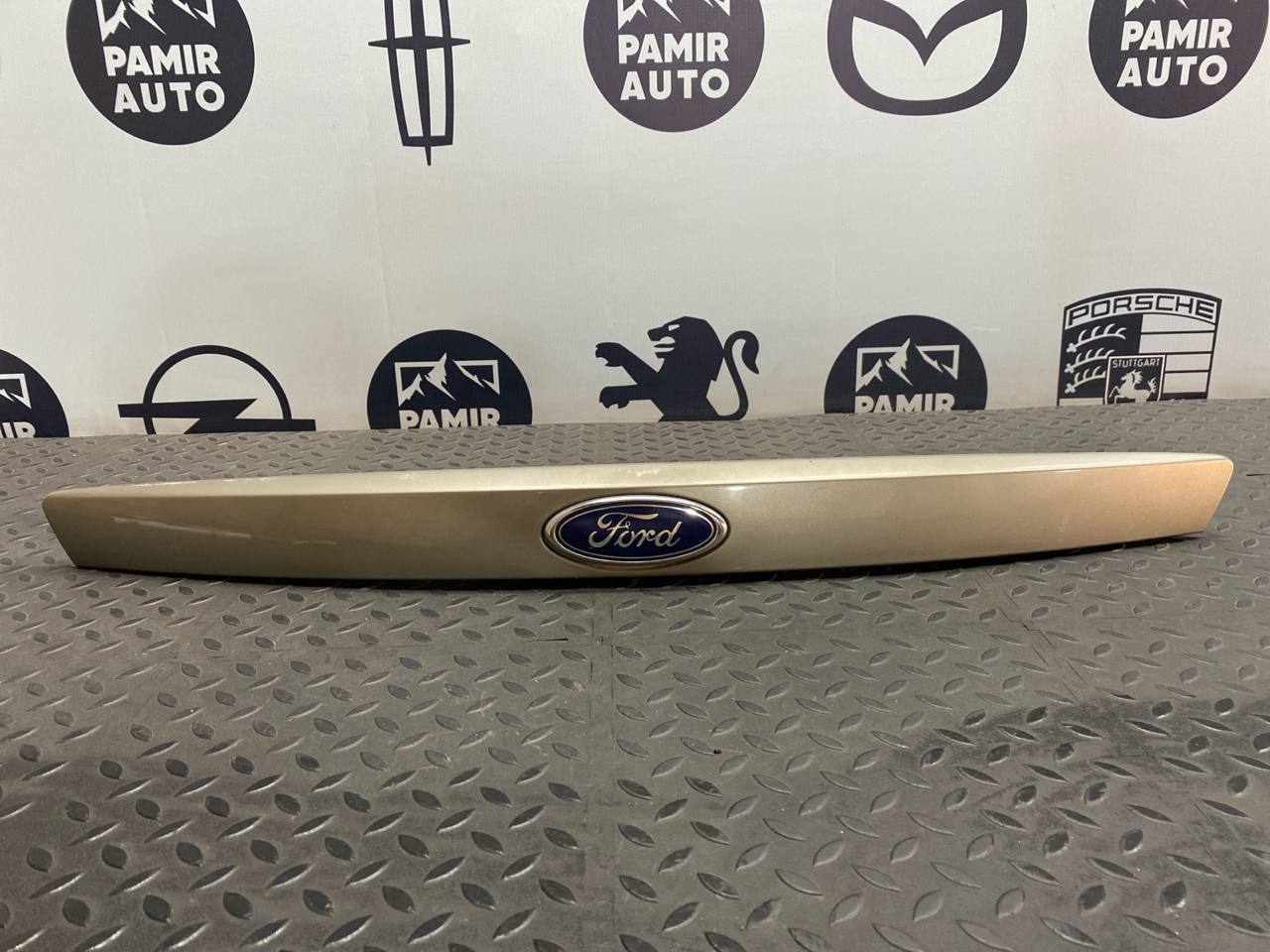 Накладка двери багажника Ford Mondeo/3 2000-2007