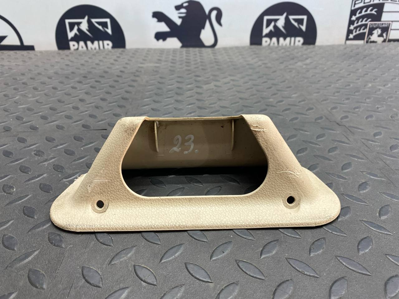 Кожух замка багажника Ford Mondeo/3 2000-2007